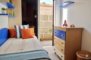 3 habitaciones, tabla de planchar con plancha, internet y ropa de cama 