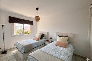 2 bedrooms, iron/ironing board, Internet, bed sheets