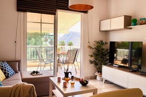 TV - Enjoy Stunning Sea and Mountain Views from Atico Carlota Penthouse (Arona)