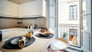 Apartemen | Dapur pribadi | Mesin espresso, lemari es besar, oven, dan kompor