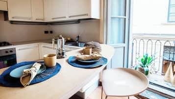 Apartment | 1 bedroom, premium bedding, down duvets, iron/ironing board