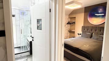 City-dobbeltværelse | Individuelt design, individuel indretning, skrivebord
