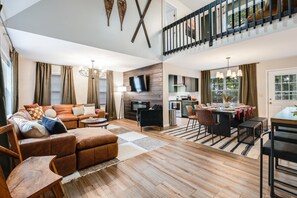 Smart TV, fireplace, video games, foosball - Massanutten Mountaintop, Family Fun Awaits! Hot Tub, Arcade Games, Near Slopes (McGaheysville)