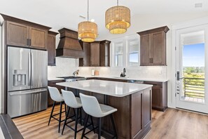 Fridge, microwave, oven, dishwasher - 1040 Break / 1040 Ocean Blvd West ---New for 2024! (Holden Beach)