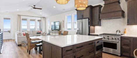 Køleskab, mikrobølgeovn, ovn, opvaskemaskine