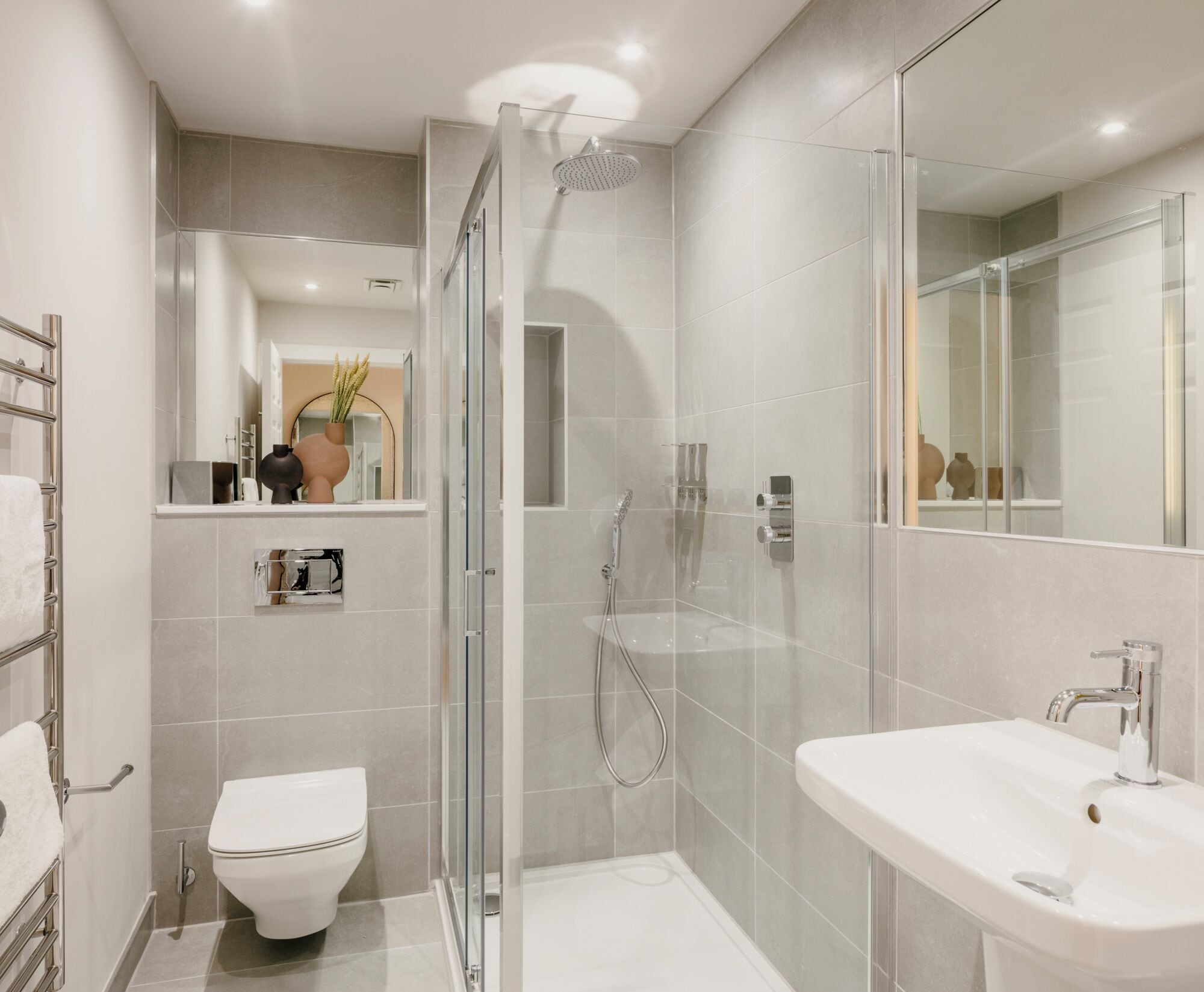 吹风机、毛巾、肥皂、洗发水