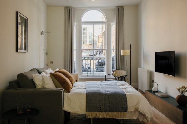 Luxury-Apartment, Stadtblick | Bettwäsche aus ägyptischer Baumwolle, hochwertige Bettwaren