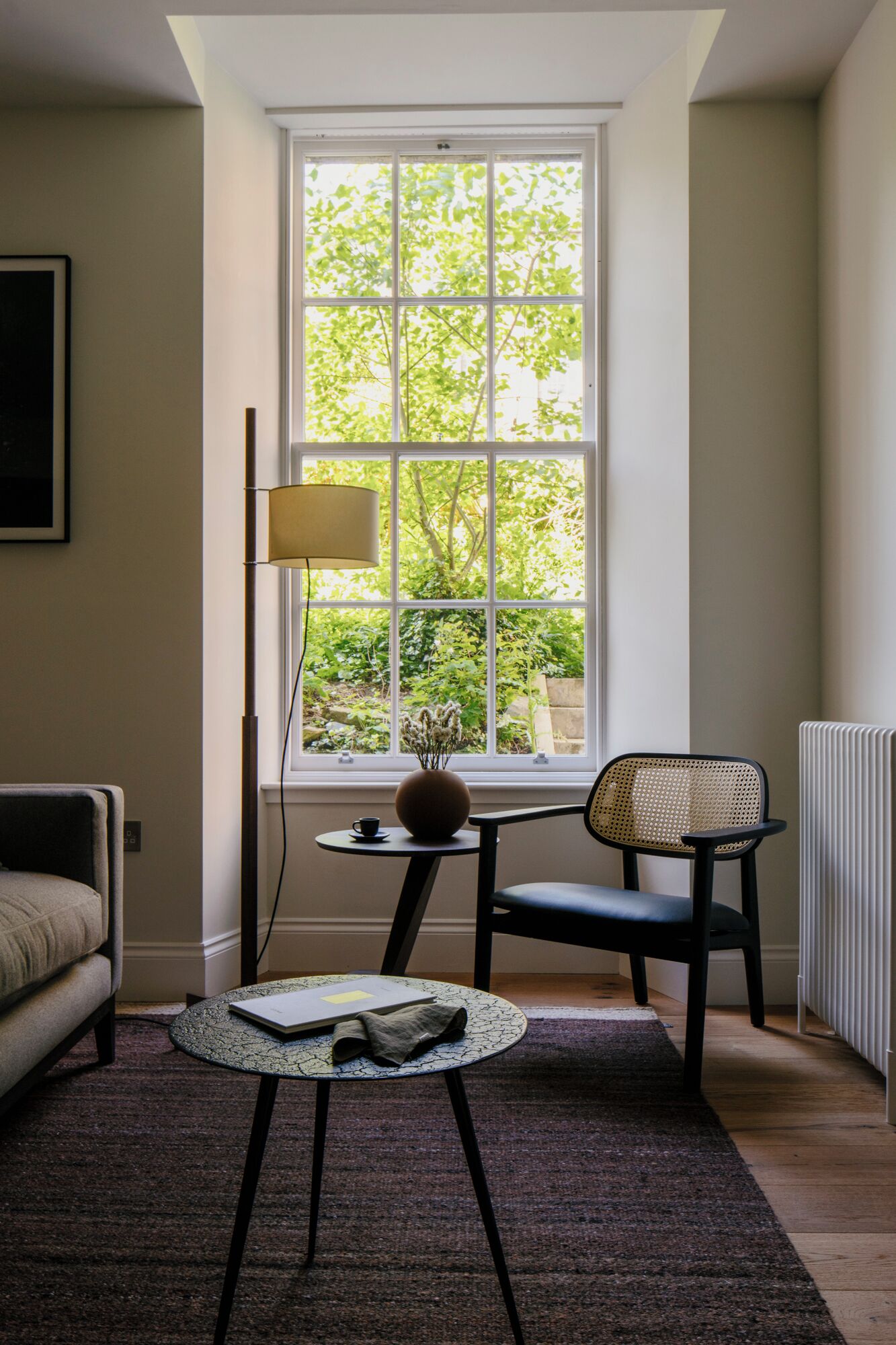 奢华公寓, 花园景观 | 起居区 | 40-英寸智能电视（配备有线频道）