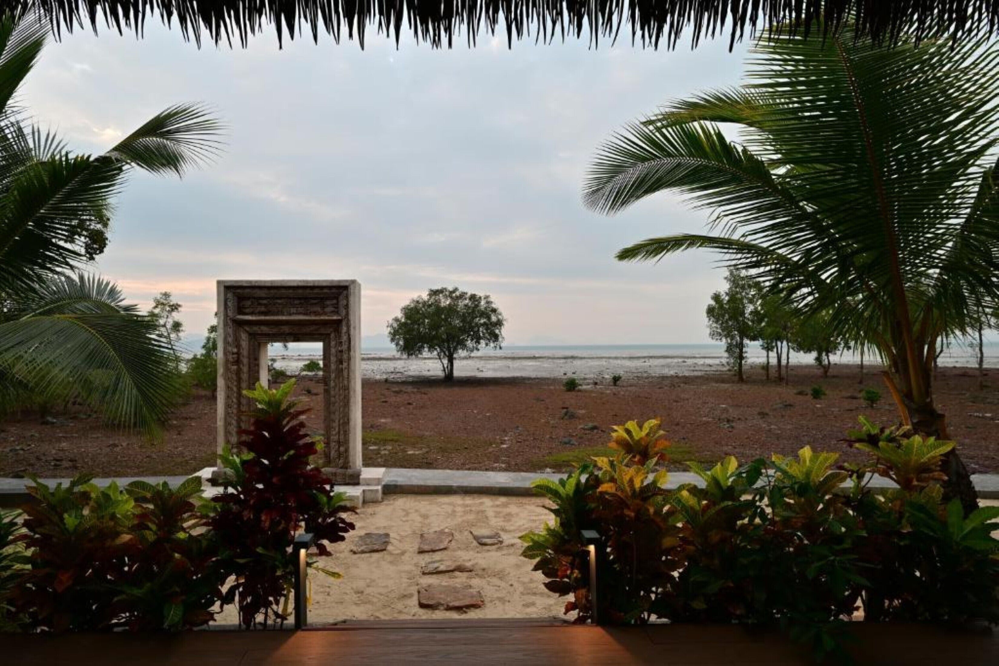 Panoramic Room, Non Smoking | Living area | 45-inch Smart TV with digital channels