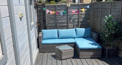 Cozy cabin in wonderful Seasalter with WiFi, AC