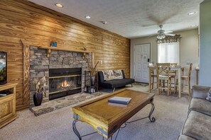 TV, fireplace - Mountain Escape , Pool Access, $560 tickets per paid day, Mountain Views!!! (Gatlinburg)