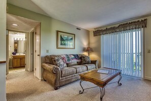 TV, fireplace - Mountain Escape , Pool Access, $560 tickets per paid day, Mountain Views!!! (Gatlinburg)