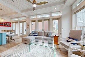 TV, books - Resort Pools, Golf Cart Boardwalk to the Beach (Port Aransas)