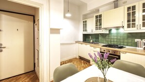 Fridge, microwave, oven, stovetop - Altafronte Escape, Bright And Cheery 2 Br Apartment By Halldis (Florence)