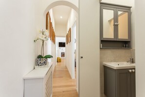 Dusj, hårføner og bidé