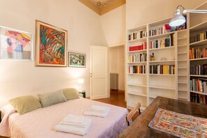2 bedrooms, iron/ironing board, travel crib, free WiFi - Santa Croce Dante's View, Central Apartment With Terrace By Halldis (Florence)
