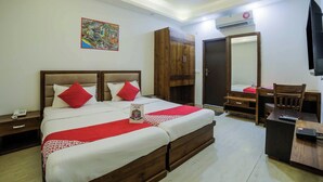 Standard Double Room | Bed sheets - OYO The Prince Inn (Gurugram)