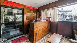 Reception - OYO The Prince Inn (Gurugram)