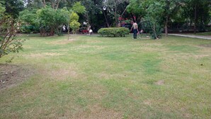 Property grounds - OYO The Prince Inn (Gurugram)