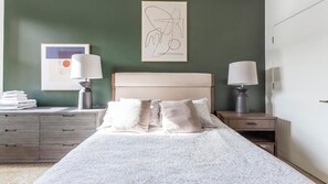 1 bedroom, desk, iron/ironing board, WiFi - Landing | Incredible 1BD, Gym (Richmond)