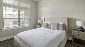 2 Schlafzimmer, Schreibtisch, Bügeleisen/Bügelbrett, WLAN