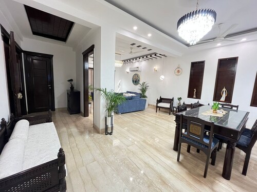 BedChambers Serviced Apartments South Extension,
3 BHK
