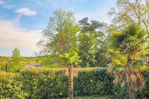 Spacieux 10 couchages, piscine intérieur et jardin