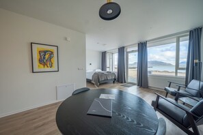 Standard Apartment, 1 Bedroom, Sea View | Living area