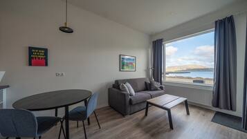 Standard Apartment, 1 Bedroom, Sea View | Living area