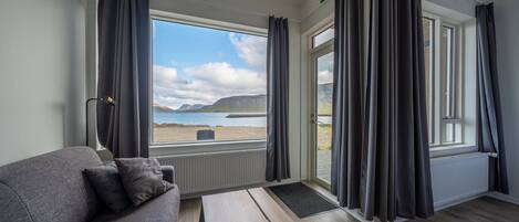 Standard Apartment, 1 Bedroom, Sea View | Living area