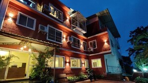 Ảnh chưa phân loại, 4 trong số 19 ảnh, nút