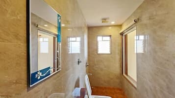 Deluxe Room | Bathroom