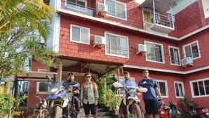Ảnh chưa phân loại, 2 trong số 19 ảnh, nút