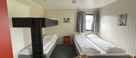 Vierbettzimmer, mit Bad