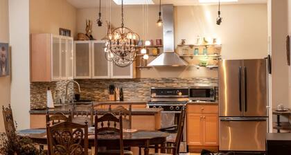 MASSiVE Bohemian Oasis in Philly 5 BdrmSleeps 12