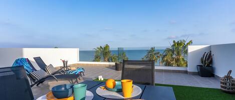 تناول الطعام بالخارج