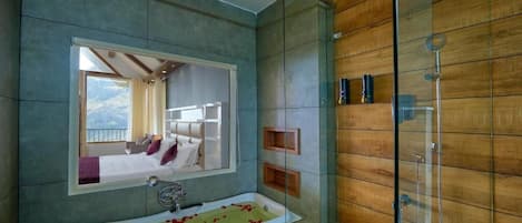 Luxury Suite, Mountain View | Private spa tub
