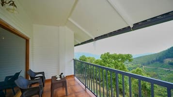 Luxury Suite, Mountain View | Balcony view