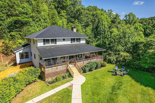 Alarka Creek Farmhouse