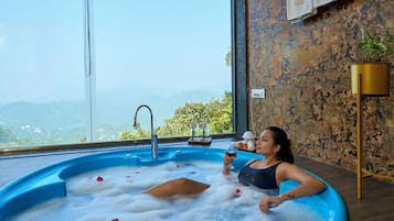 Premium Cottage, Mountain View | Private spa tub