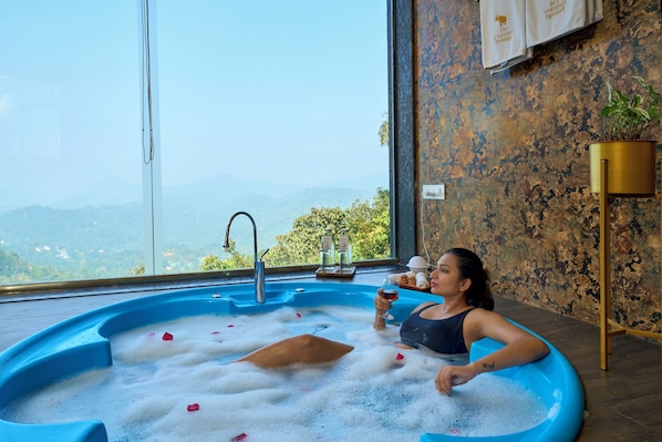 Premium Cottage, Mountain View | Private spa tub