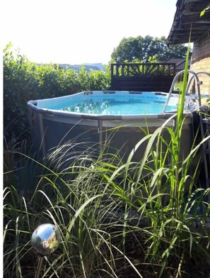 Outdoor spa tub - Wiegenstein vacation apartment in the Hochsauerland (Sundern (Sauerland))