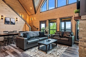 Una televisión, una chimenea