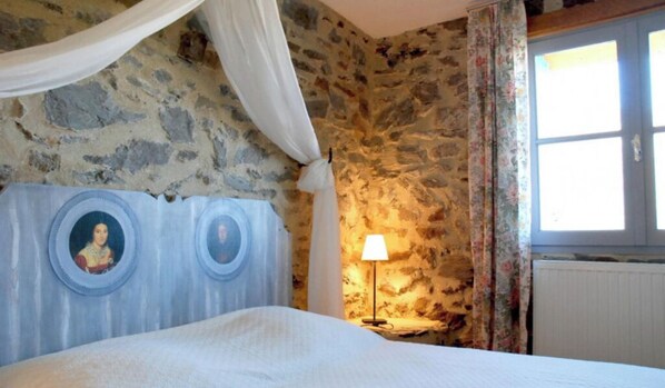 3 slaapkamers, een strijkplank/strijkijzer, gratis wifi