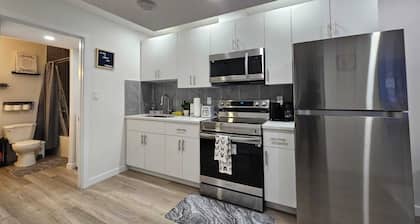 Parkside Basement Suite/Netflix, Amazon Prime & Disney