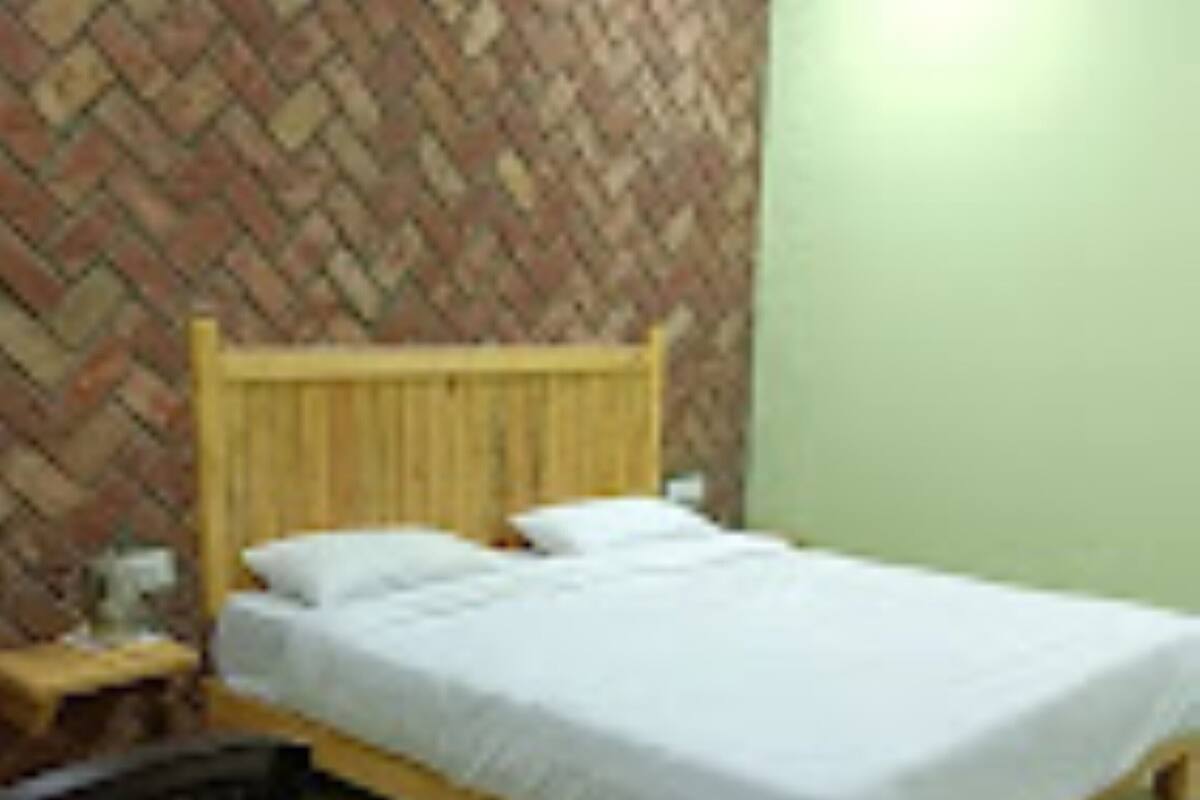 Deluxe Double Room | WiFi (free), bed sheets