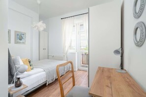 1 bedroom, desk, iron/ironing board, WiFi