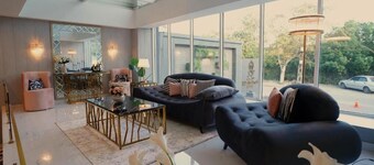 Faletti's Grand MM Alam Road