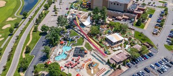 Studio on the Green - Remodeled 2-Bed, Walk to Attractions