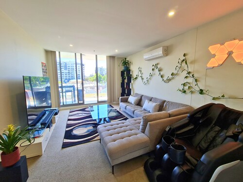 The Pad: City & Beach Getaway - Heart of Wollongong